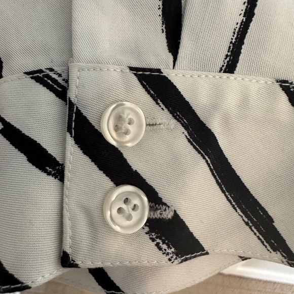 Long Striped Chicos Blouse - Black and White - Picture 5 of 5